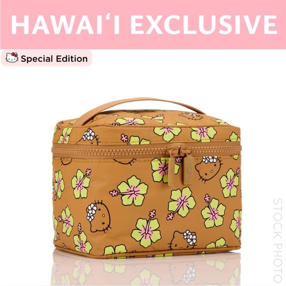 ALOHA Collection x Hello Kitty Sun-kissed Hawai’i exclusive Cabin Crew tote